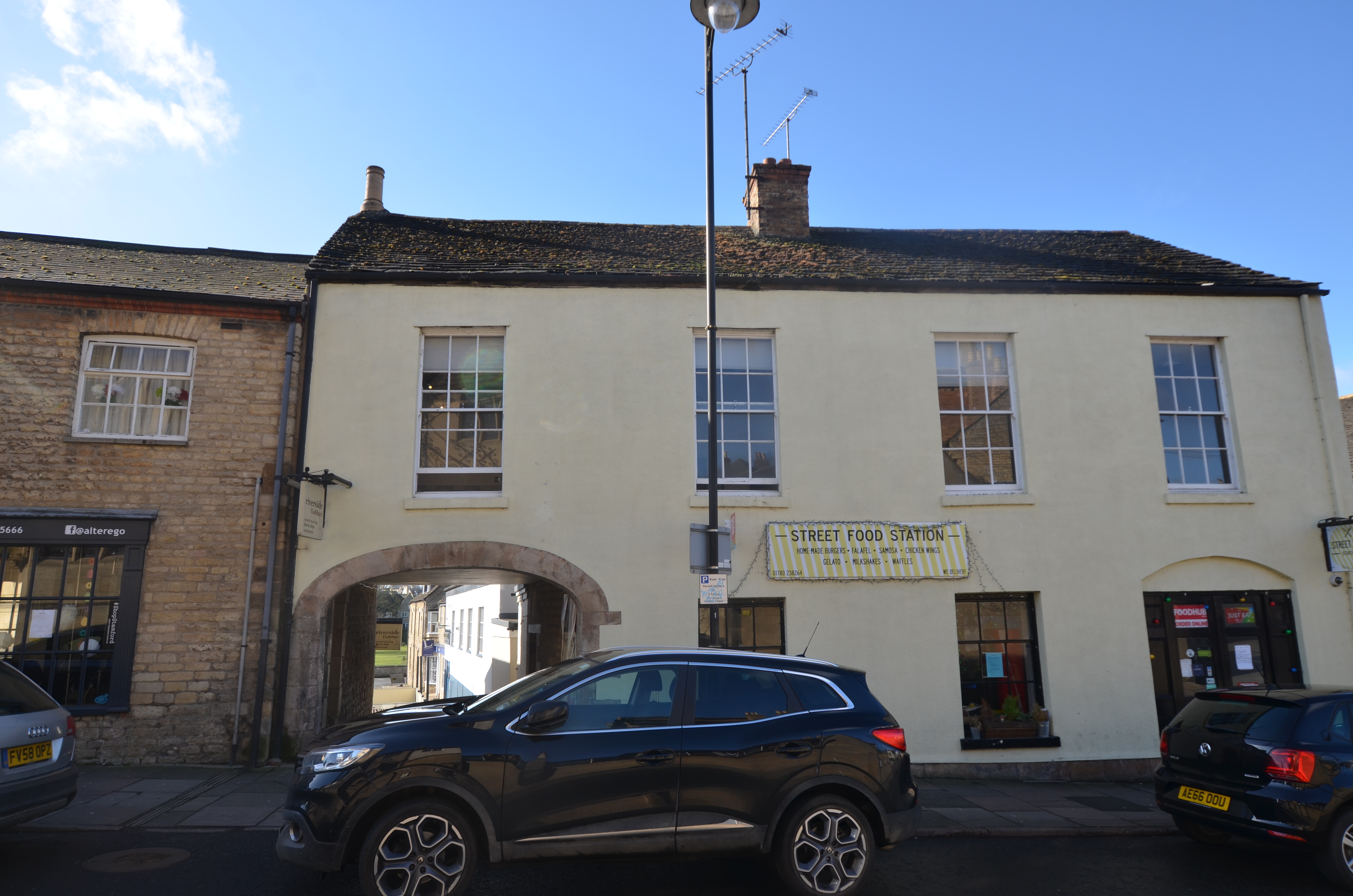 Castle Street, Stamford, Lincs Capitol Lettors